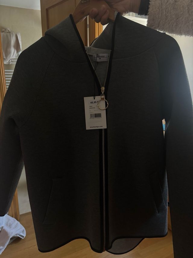Chaqueta gris con cremallera Renata&Go sin estrena