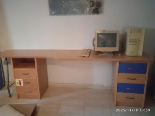 Escritorio juvenil madera y azul