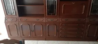 Mueble de comedor madera y cristal