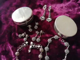 Antiguo, Pulseras y pendientes plata