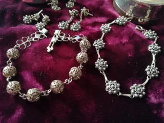 Antiguo, Pulseras y pendientes plata