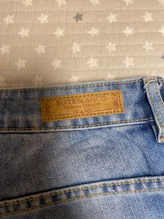 Pantalones vaqueros rotos