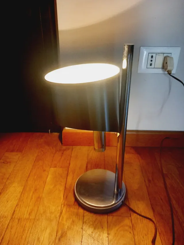Lampada design anni '70 metallo cromato