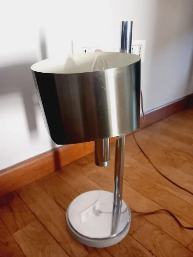 Lampada design anni '70 metallo cromato