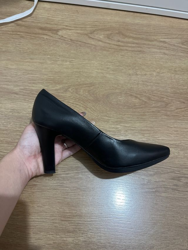 Zapatos de tacón Chamby piel negros