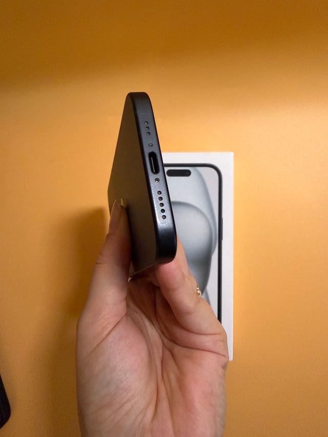 iPhone 15 128GB Nero + Cover MagSafe