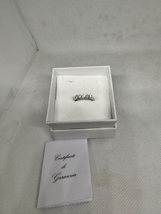 Anello oro bianco con 5 zirconi