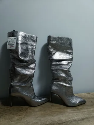 Botas plata. Con etiqueta. Costó 50€