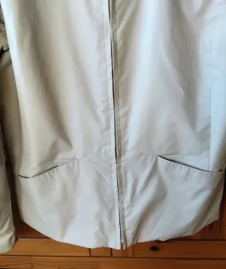 Chaqueta Zara con capucha beige