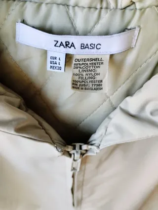 Chaqueta Zara con capucha beige