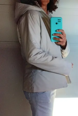 Chaqueta Zara con capucha beige