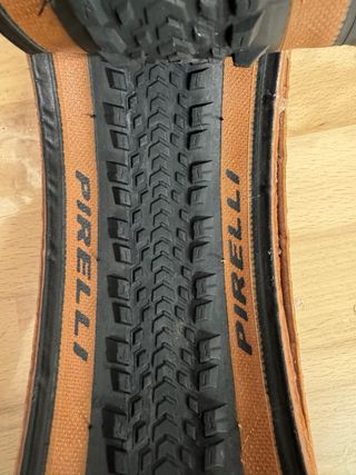 Neumáticos Gravel Pirelli RC 700x40