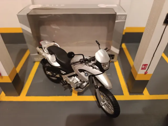 Maqueta Moto BMW GS 1/12