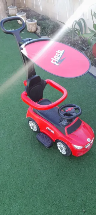 Coche correpasillos musical Flash