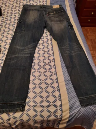 Pantalón Levi's Azul. Talla 44