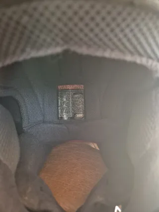 Casco Shoei Negro con Diseño Tricolor. Talla S