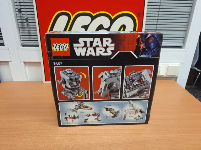 LEGO STAR WARS 7657 AT-ST (2007)
