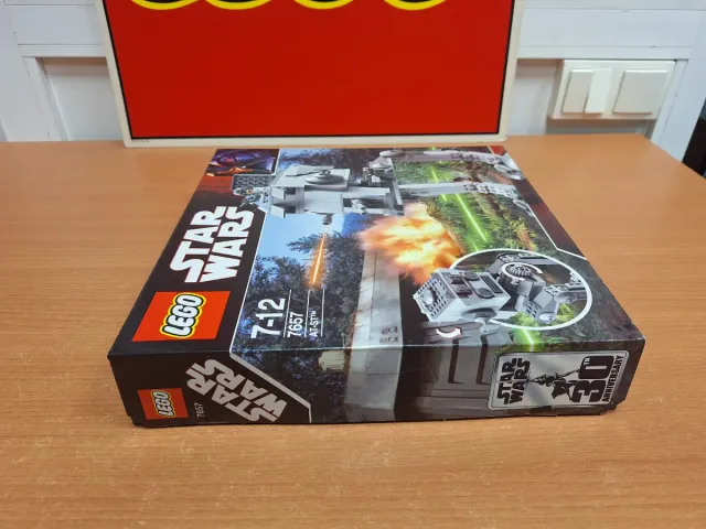 LEGO STAR WARS 7657 AT-ST (2007)