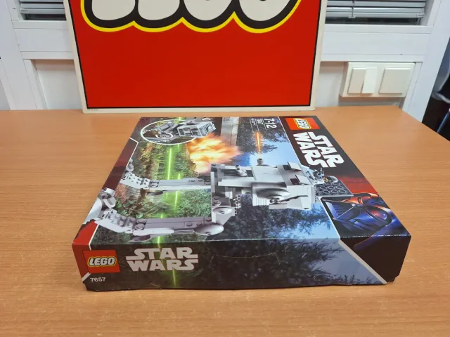 LEGO STAR WARS 7657 AT-ST (2007)
