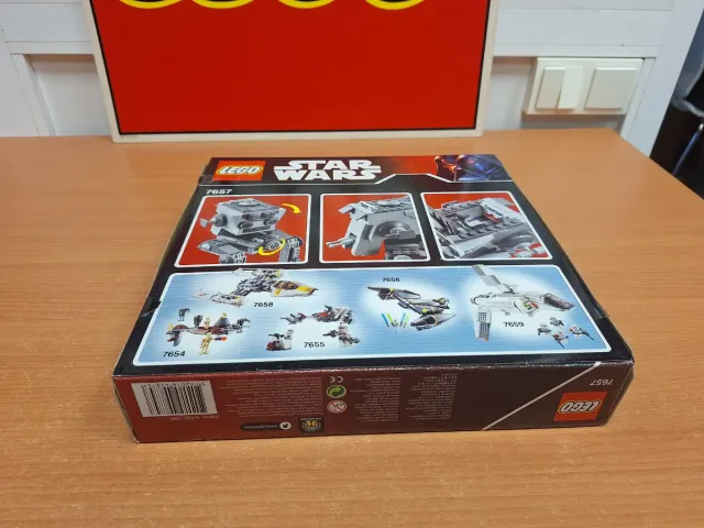 LEGO STAR WARS 7657 AT-ST (2007)