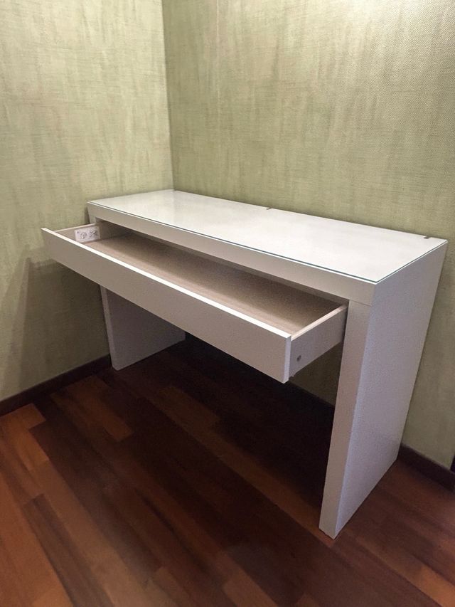 Toeletta IKEA MALM bianca 120x41 cm