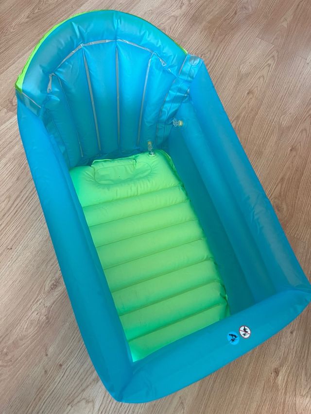Bañera hinchable bebé Bbest azul y verde