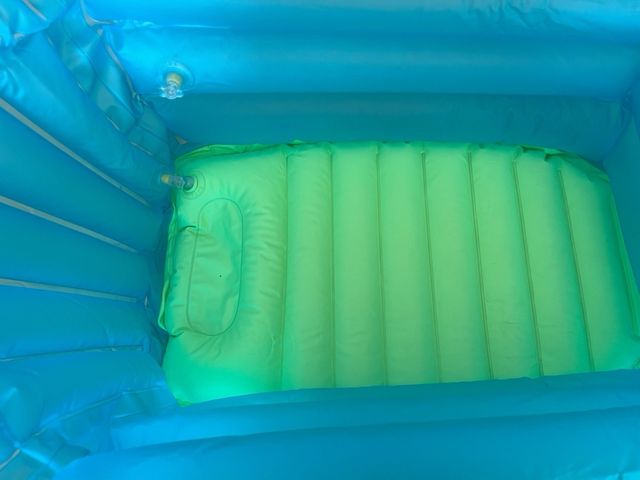 Bañera hinchable bebé Bbest azul y verde