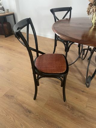 Mesa redonda madera y forja + 4 sillas