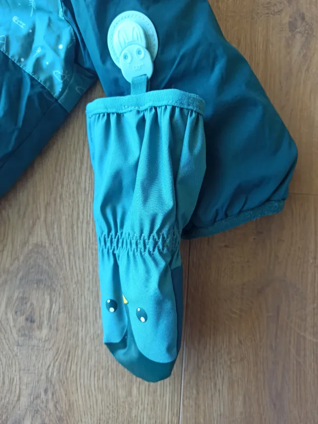 Pack chaqueta, manoplas, gorro y Braga nieve