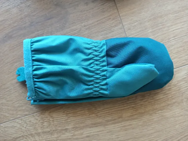 Pack chaqueta, manoplas, gorro y Braga nieve