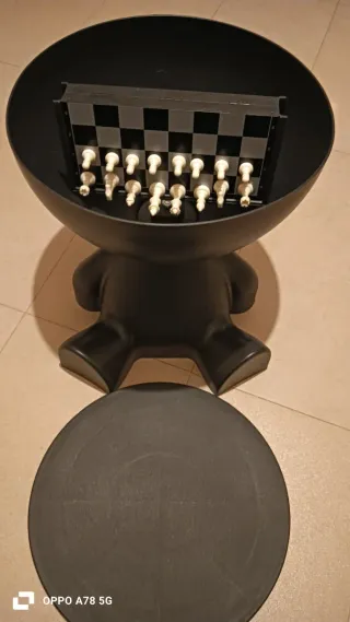Tavolino orsetto con scacchiera