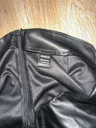 Falda Shein efecto piel Talla L