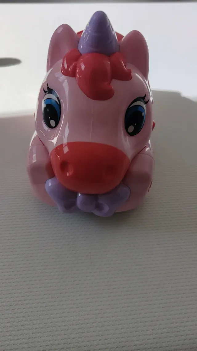 Unicornio rosa con luz y sonido