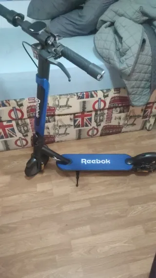 Patín Eléctrico Reebok Azul bluetooth intermitente