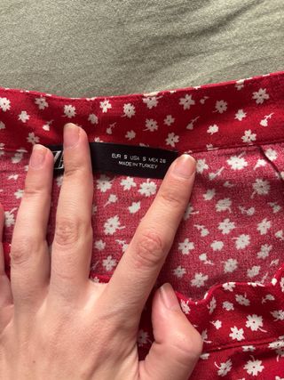 Falda pantalón flores roja y blanca