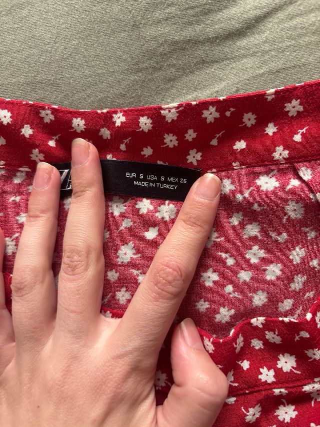 Falda pantalón flores roja y blanca