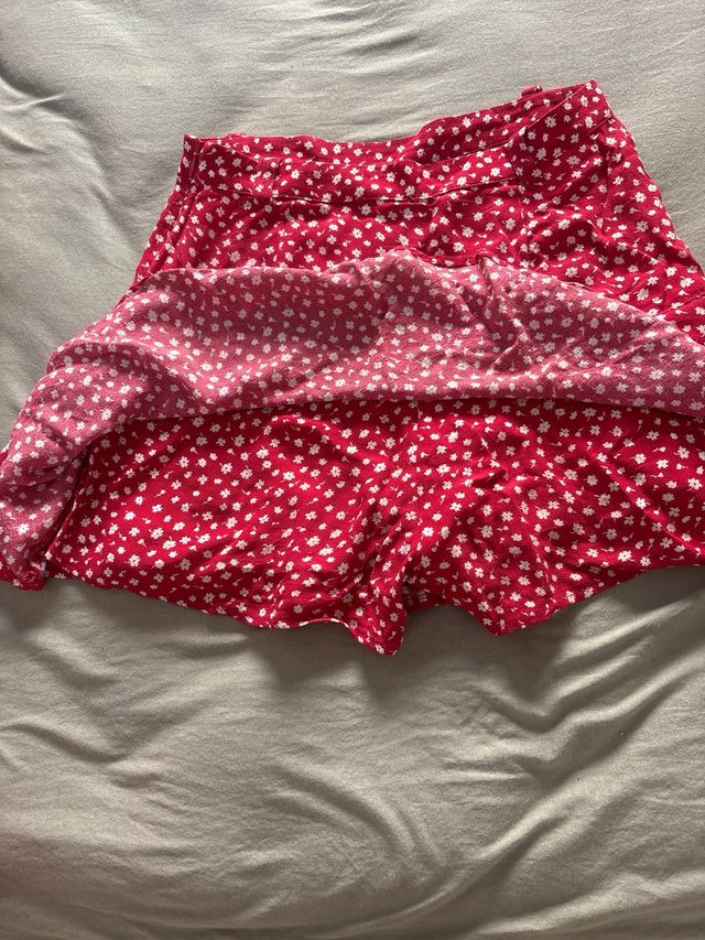 Falda pantalón flores roja y blanca