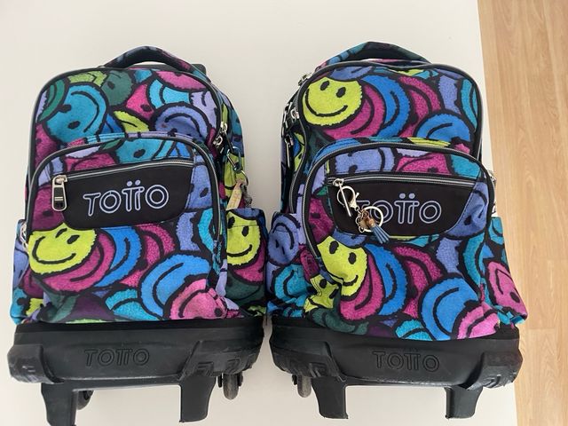 Mochila Totto con ruedas y divertido estampado
