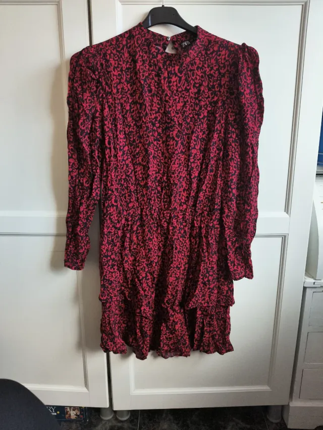 Vestido ZARA estampado leopardo rojo y negro