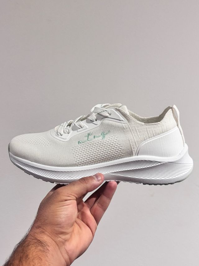 Zapatillas MTNG Mujer Blancas