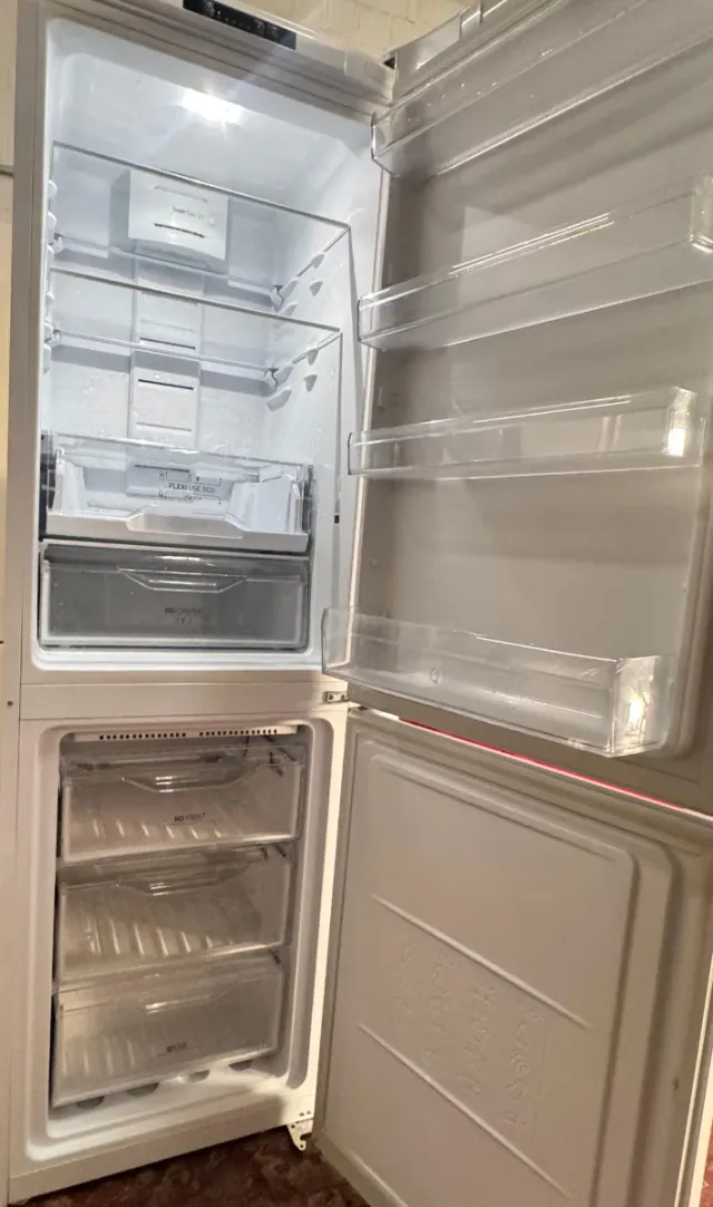 Frigorífico Indesit blanco combi no Frost