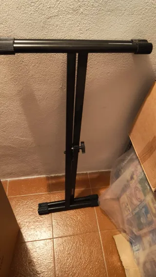 Teclado Electrónico Startone MK-300 y ateil.