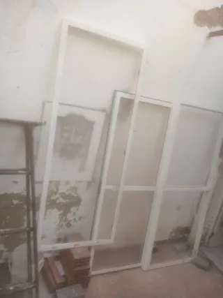 Puerta aluminio blanco