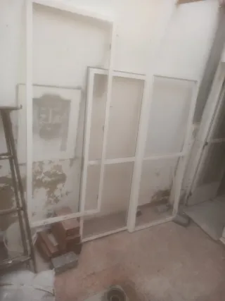 Puerta aluminio blanco