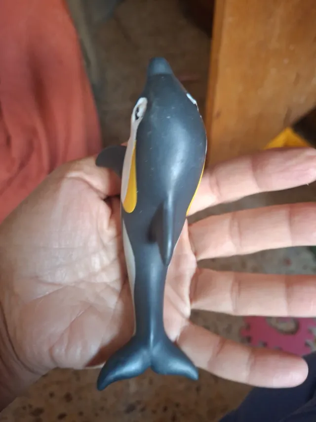 Delfín de juguete