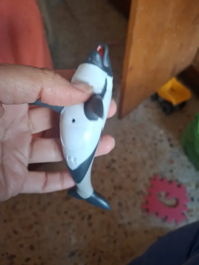 Delfín de juguete