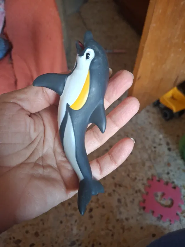 Delfín de juguete