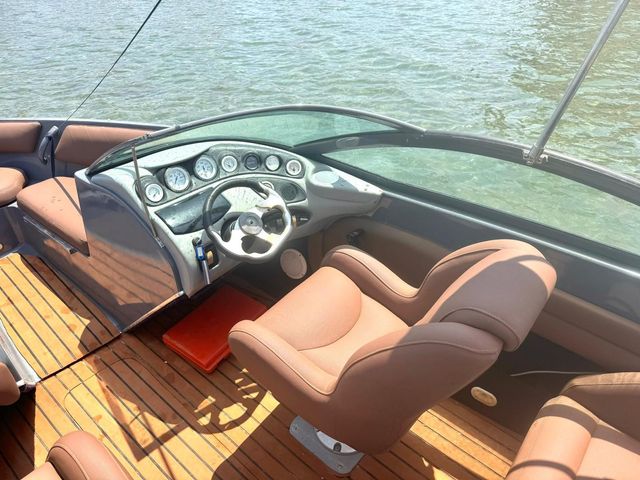 Celebrity BowRider 180