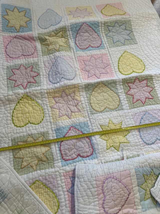 Colcha cuna infantil estrellas y corazones