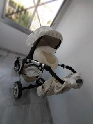 Carrito de bebé 3 en 1 polipiel muy bonito
